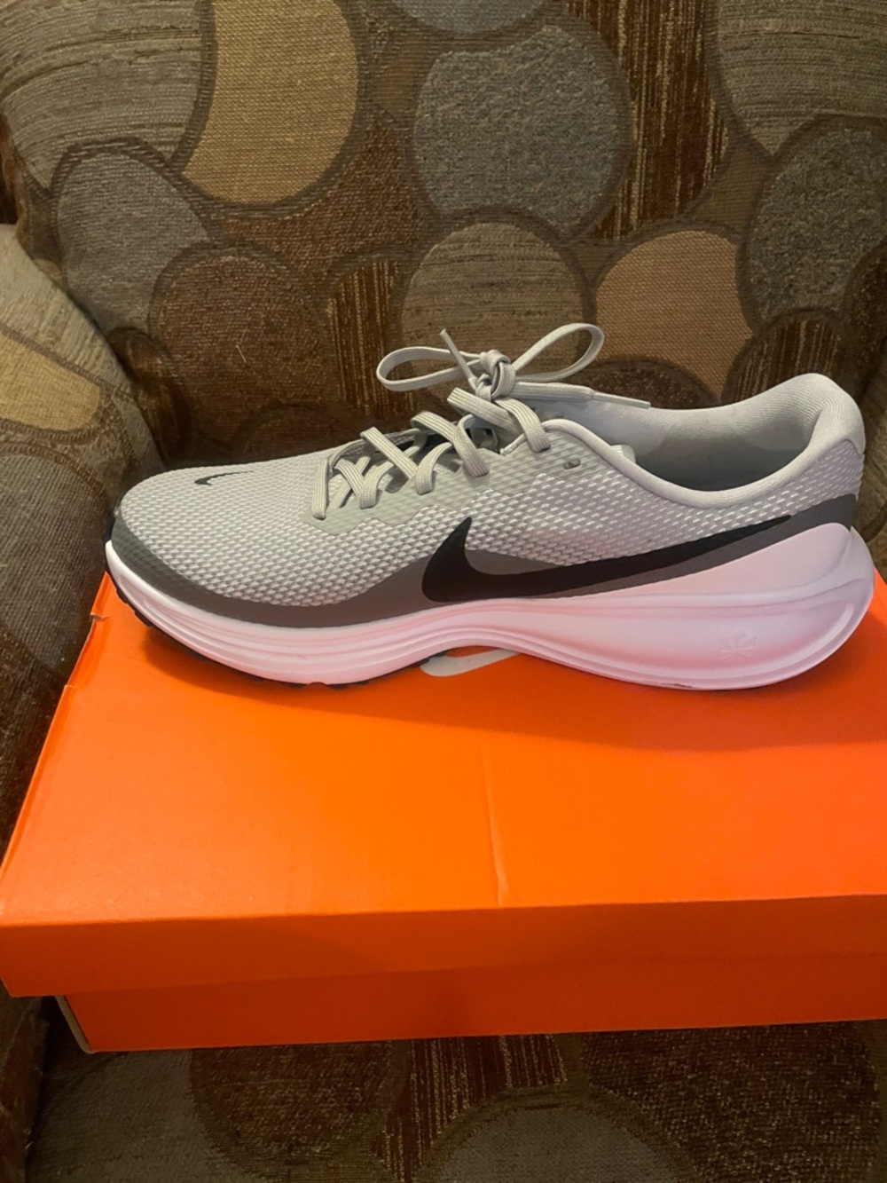 New Nike Revolution 8 Light Gray tennis shoes! 10.5 men/12 women